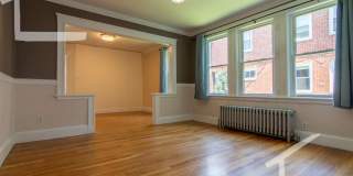 Great 3 Bed (1st Fl Duplex) Close to Green Line and Bus Stop Gallery 5