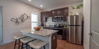 Row on Merchant Gallery 1