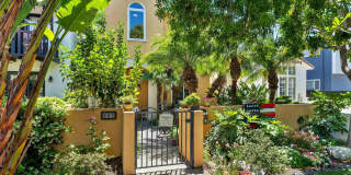 4 Bedroom Village Home Close to the Bay Gallery 1