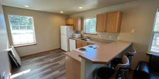 Nicely Update Home in Great Location with Hot Tub Care Included Gallery 7