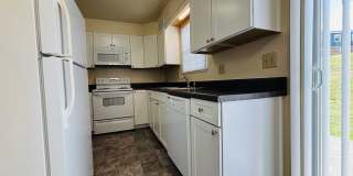 2 Bedroom, 1.5 Bath Townhouse Gallery 8