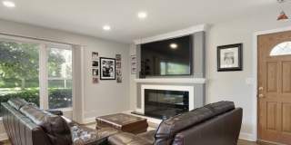 716 LARAMIE Avenue Gallery 3