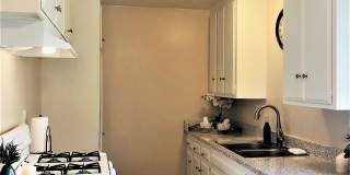 Mission Plaza Apartment Homes Gallery 4