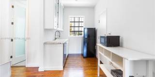 439 15th St Gallery 14