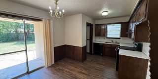 Nice 2 bed/1 bath duplex with backyard in Moore for rent! Gallery 5