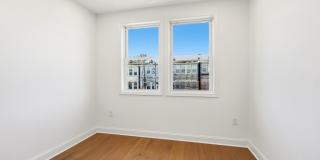 1529 ISHERWOOD Street NE Gallery 13