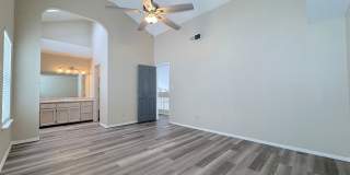 East El Paso Split Tri-Level 3 bed/2 bath Refrig A/C with bonus loft! Gallery 23