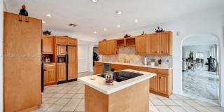 2889 NE 35th St Gallery 22