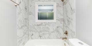 204 W Warfield St Gallery 11
