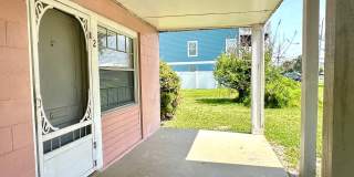 1/2 Block to the Beach & Main Beach Park! 1/2 Block to the Beach & Main Beach Park! Gallery 4