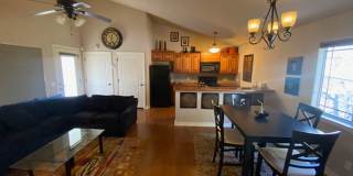 Super Cute Condo Near U of A! Gallery 4
