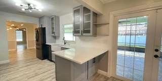3/2/2 in Jensen Park Estates - with a bonus room! Gallery 6