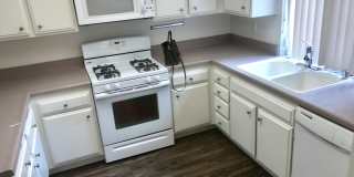 Two Bedroom, 2 Bathroom Condo in a Beautiful Community in Huntington! Gallery 6