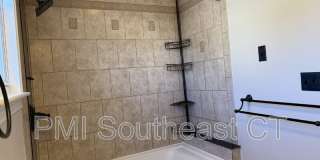 86 School St Gallery 17