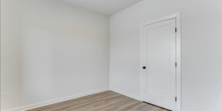 Beautiful Five Bedroom, Two Bathroom Gallery 13