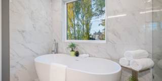 2210 12th Avenue West Gallery 17