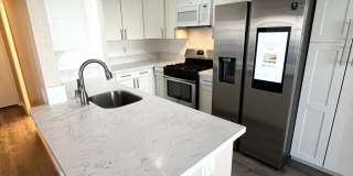 Palm Court 2 bedroom and 2 bathroom ground floor unit with 2 parking Gallery 4