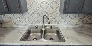 285 S Gift St Gallery 18