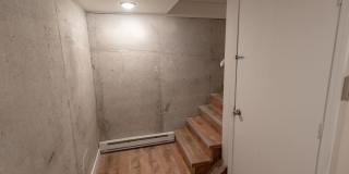 Charming and Spacious South Side 3-Bedroom Duplex Gallery 24
