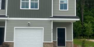 Beautiful Town Home!! Available Now! Gallery 1