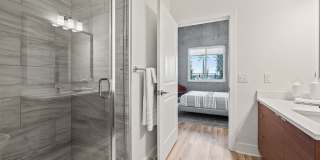 Luna at Viera Gallery 30