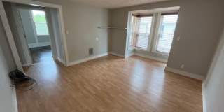 Large House Midtown Gallery 18