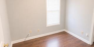 Charming 3 bedroom 1 bath Home - Open To Section 8 Gallery 8