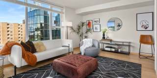 Dorian Gallery 13