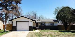 Beautiful Three Bedroom, One and a Half Bath Gallery 1