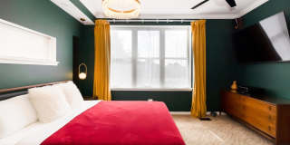 2042 W Warren Boulevard Gallery 13