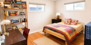 Fully Furnished, UTILITIES INCLUDED Brick Duplex Near Northfield – Just Bring Your Clothes! Gallery 12