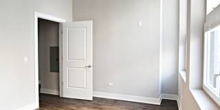 3833 N Broadway Gallery 383