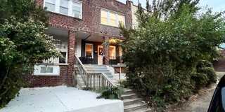 Cozy Modern Updated 3 Bedroom Townhome w/ Stainless Steel Gallery 3