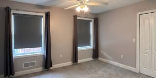 Modern 3-Level North Side Townhome with Garage Gallery 15