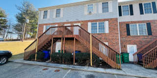 3 Bedroom, 1.5 Bath Townhouse Gallery 1