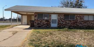 For Rent - 2 Bed/ 1 Bath Duplex - Water Included - 1535 Fulton Gallery 1