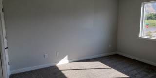 Spacious Springville Townhome Gallery 28