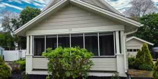 Large yard and quiet location in Findlay Gallery 1
