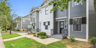 UNCG Area – Chancellors Court Townhomes. Walk to Campus and just minutes to Downtown! Gallery 38