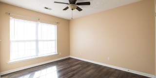 charming 3-bedroom, 2.5-bathroom townhome Gallery 22