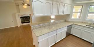 Beautiful North Hills Refrig A/C Home with Pool! Gallery 14
