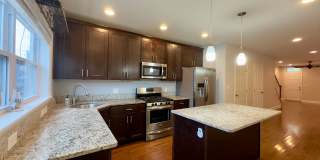 Charming 3 Bed/3 Bath Townhome in Middle East  Baltimore! Gallery 10