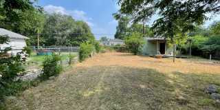 Room in 2 Bedroom Home at Avant Ave Gallery 8