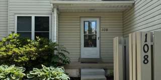 3 Bed / 2.5 Bath Highlands Townhome Gallery 1