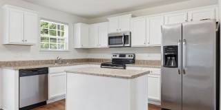 3 Bed 2.5 Bath With Fenced in Yard! Gallery 26