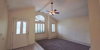 Single Story Home w/Pool in The Lakes! Gallery 10