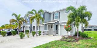 OUTSTANDING CORNER TOWNHOME  3 Bedroom/2.5 BATH PLUS FLEX- BONUS! SUPER LOCATION TO WATERSIDE- SARASOTA Gallery 1
