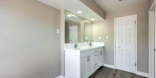 Huge one bedroom condo close community pool and tennis courts. Gallery 17