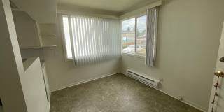 2 Bed, 1 Bath in- Downtown Ferndale Gallery 7