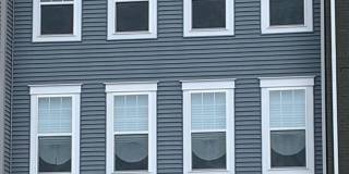 3922 ROCK SPRING Drive Gallery 1